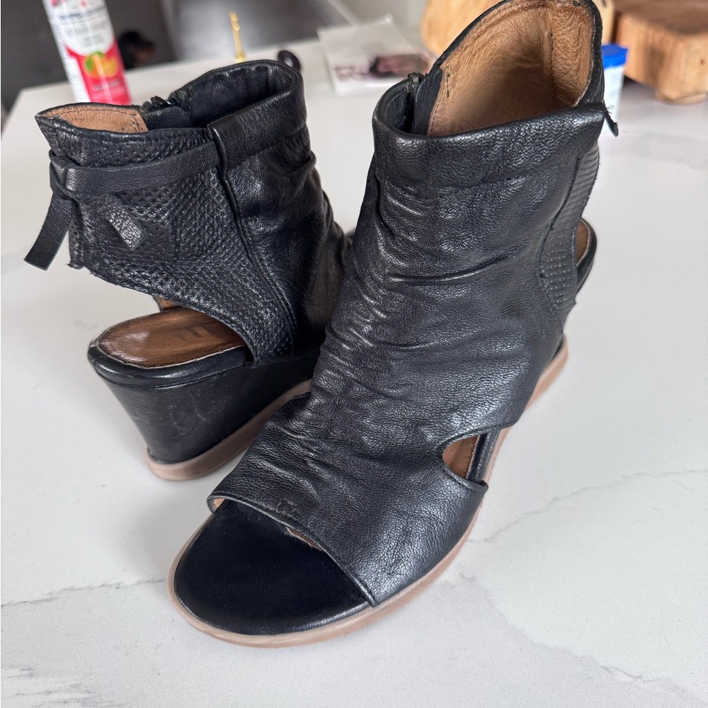 Mjus Black Open-Toe Leather Wedge Booties